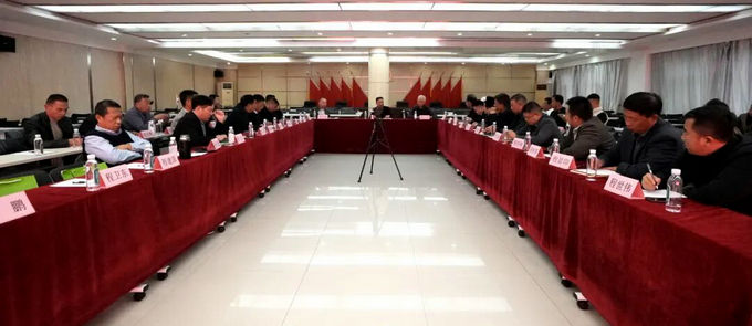 <strong>来自海内外40余人组成的程氏参访团走进中</strong>