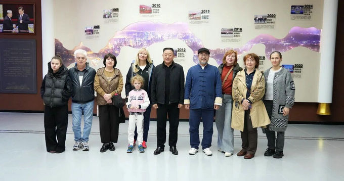 俄罗斯山西商会会长乔翔鹏一行在中德集团参观考察